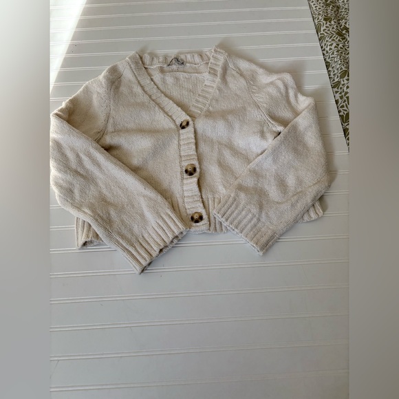 Abercrombie and Fitch Knit Cardigan Size M - Picture 2 of 5